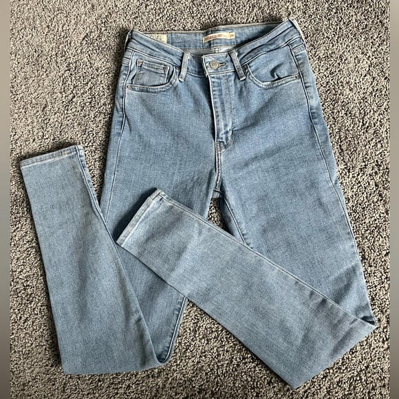 Levi’s Premium 721 High Rise Skinny - Picture 4 of 7